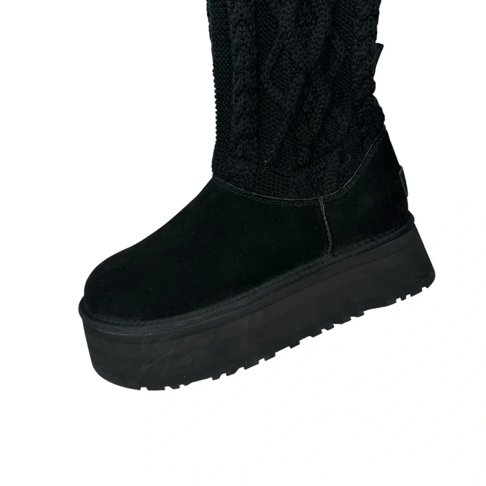 UGG chic black
